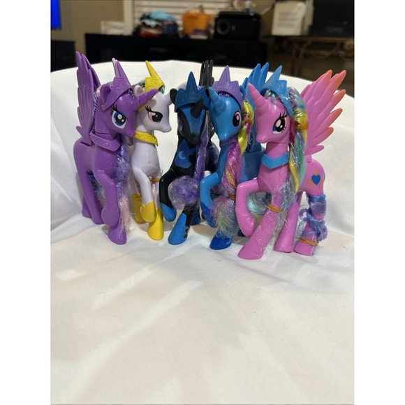 My Little Pony G4 Friendship Is Magic Featuring Nightmare Moon Luna & Friends - Picture 5 of 9